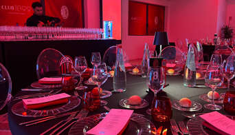 Gedeckter Tisch in der AC Milan Hospitality-Lounge