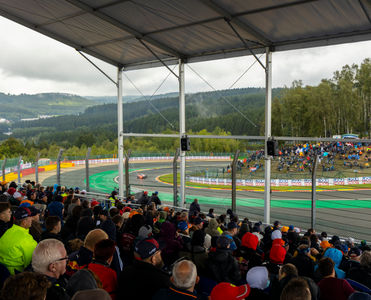 F1-fans op de overdekte Silver 4-tribune van Spa-Francorchamps