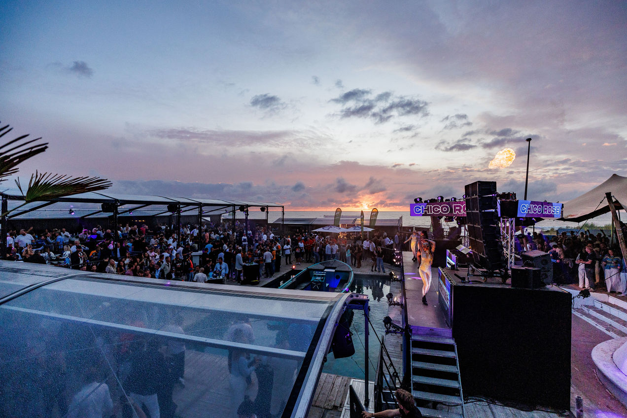 Overview of Bernies Beachclub were the afterparty of 2025 is in full force