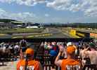 La vista de la pista desde la tribuna Apex 2 en Hungaroring