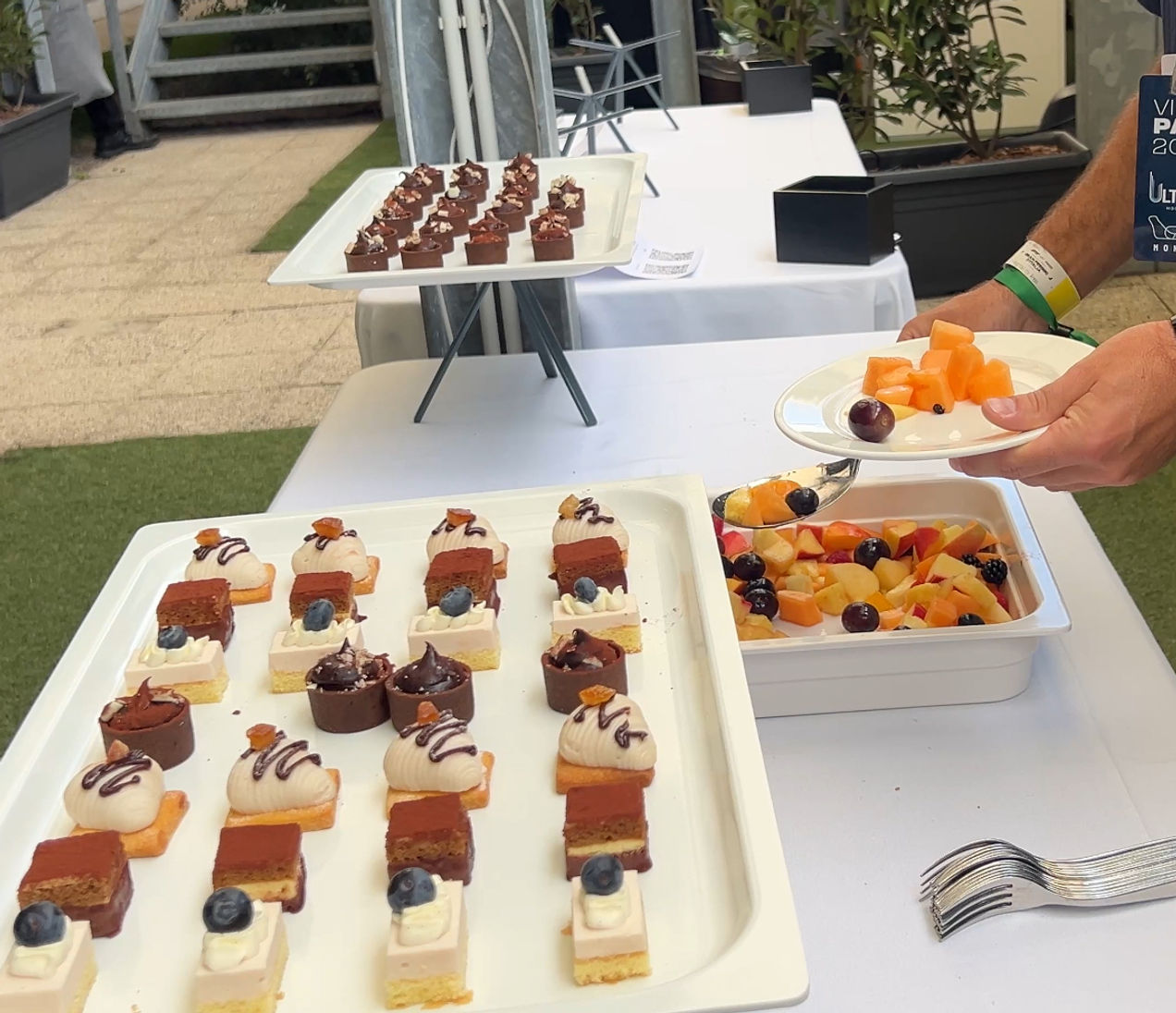 Eten geserveerd in de Garden Lounge-hospitalityruimte tijdens de Italiaanse GP