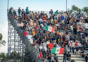 Ecstatic fans on Grandstand 5 during the Mexican GP