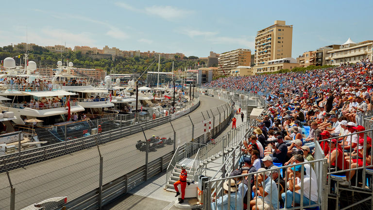 Blick aus dem Hospitality-Bereich des Caffe Milano auf den Hafenbereich des Monaco GP