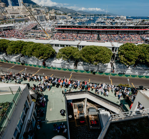 Vista desde arriba de la terraza VIP de la Corner 33 - GP de Mónaco