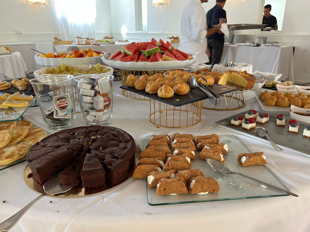 In de SGP Club worden allerlei zoete lekkernijen geserveerd