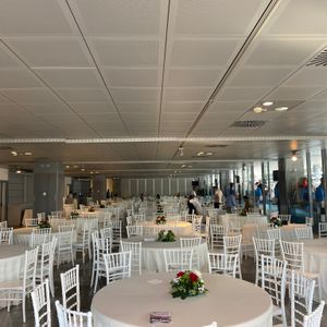 De eetruimte van de Race Club Hospitality tijdens de GP van Italië