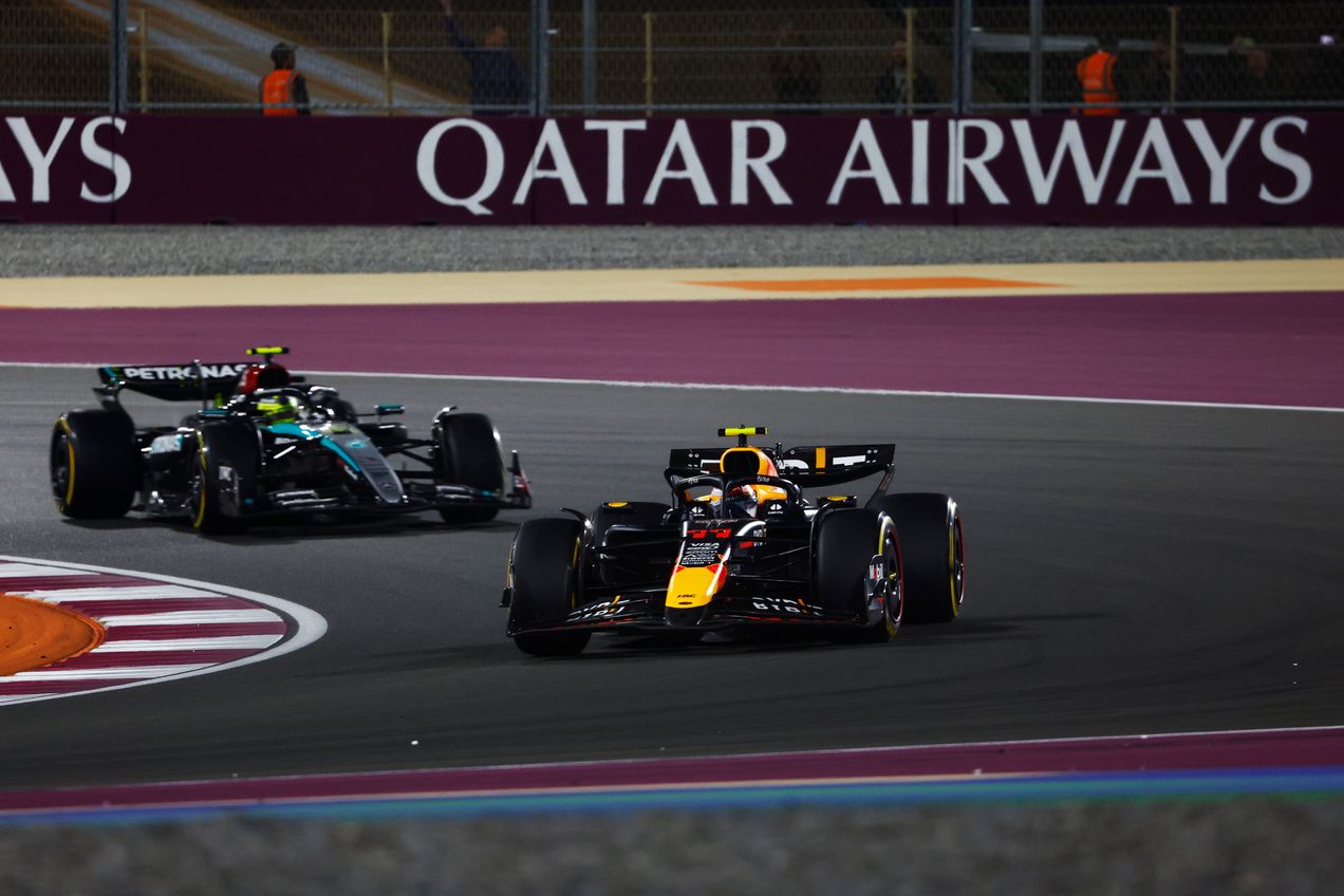 Voiture Red Bull sur le circuit international de Losail