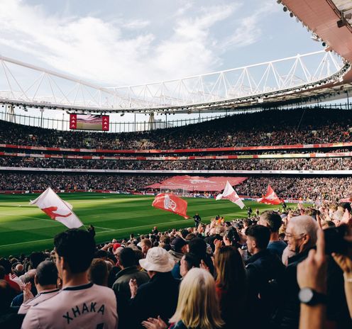 Blick auf das Spielfeld im Emirates Stadium während eines Arsenal-Spiels