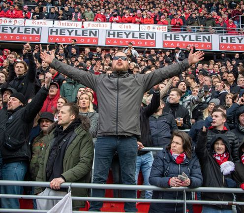 Royal Antwerp supporters