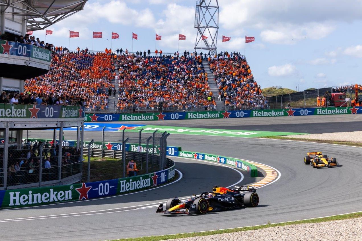 F1 cars in the famous Tarzan corner of Circuit Zandvoort