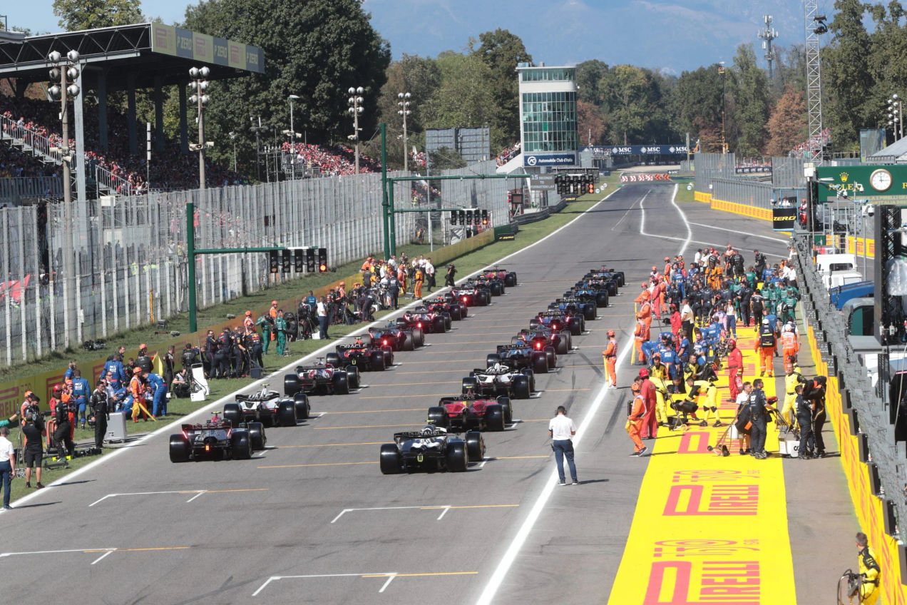 F1 cars getting ready on the starting grid for the start of the Italian GP