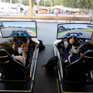 Rennsimulatoren sind im Champions Club beim Grand Prix von Barcelona verfügbar