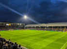 Craven Cottage durante un partido del Fulham por la noche