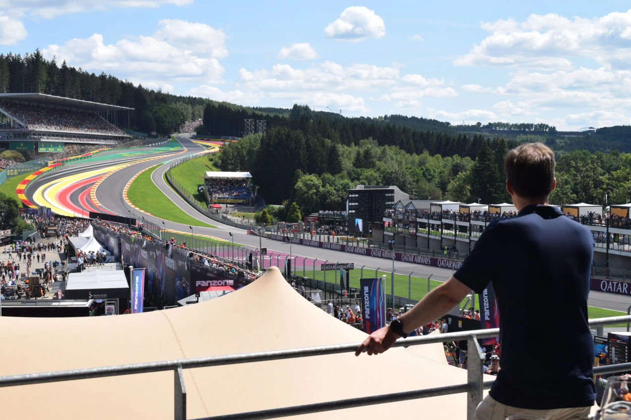 Vue du salon VIP Gold 2 sur la piste du GP de Belgique
