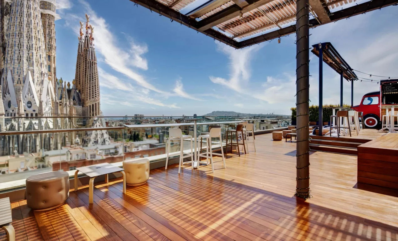 Rooftop terrace of the Sercotel Rosellón Hotel in Barcelona