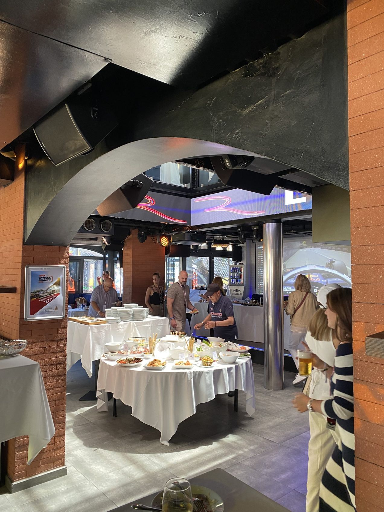 Das Mittagsbuffet im Gastraum von La Rascasse