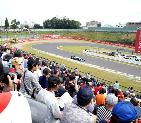 Vue du siège - Accès à la zone ouest du circuit de Suzuka - GP du Japon