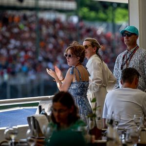 F1-fans moedigen de coureurs aan tijdens de race op de Hongaarse GP