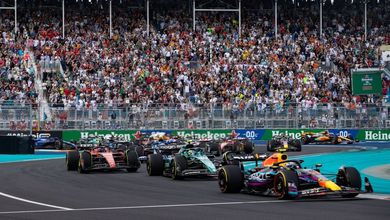 F1 drivers race on the Miami GP circuit
