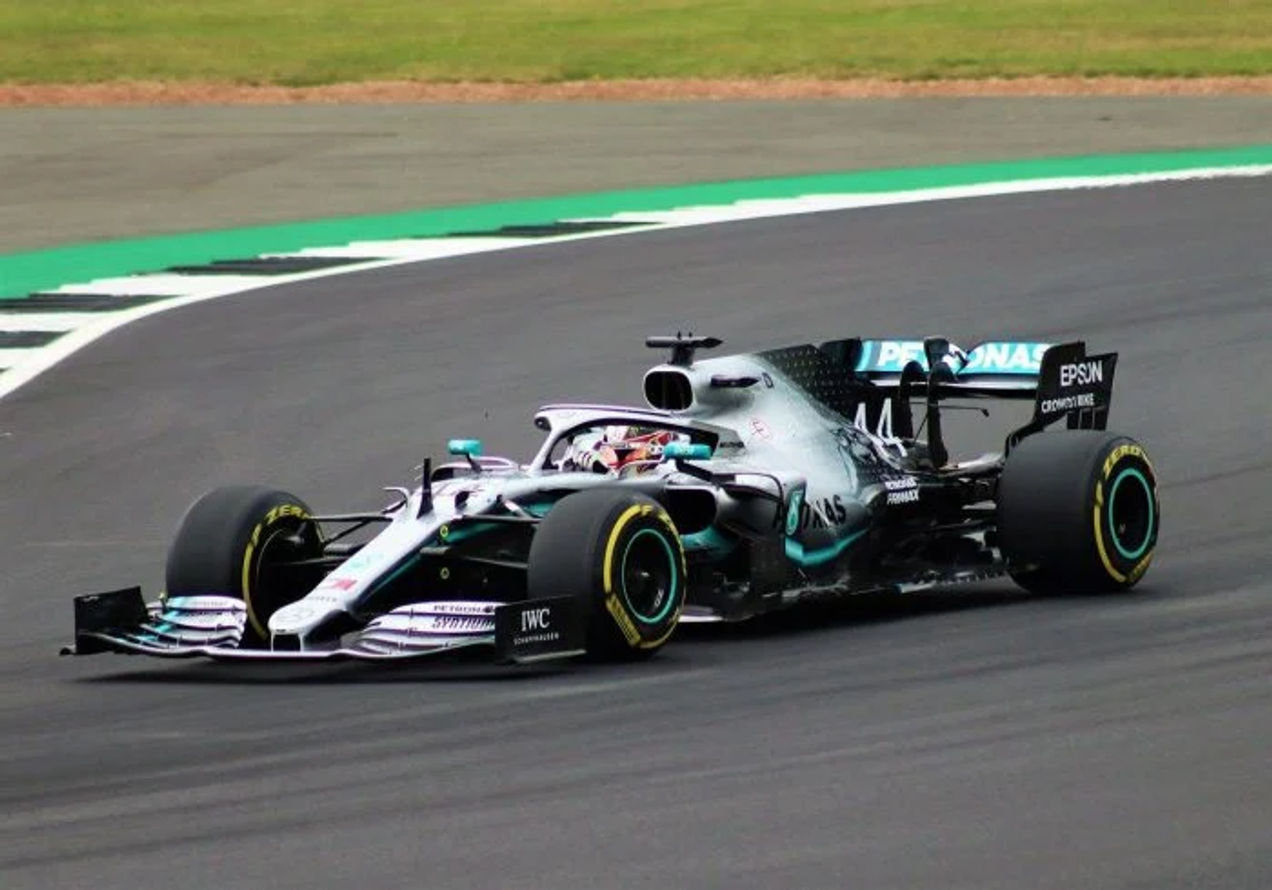 Lewis Hamilton mercedes