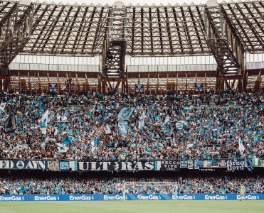 SSC Napoli-Spieler in Aktion im Stadio Diego Armando Maradona
