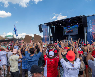 La fan zone sur le circuit de Monza avec DJ en direct