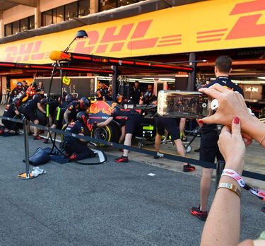 L'équipe Red Bull s'entraîne pour un arrêt au stand sur le circuit de Zandvoort