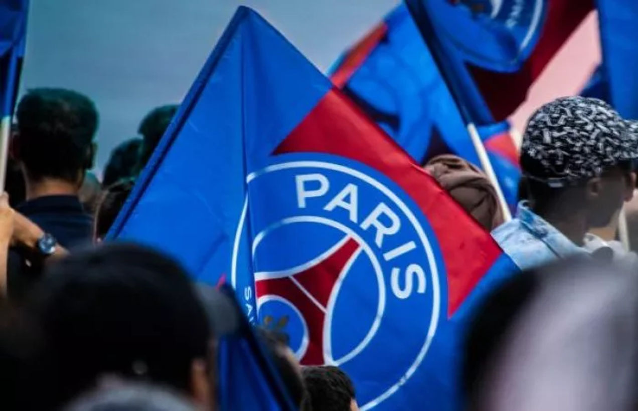 Paris Saint Germain flags