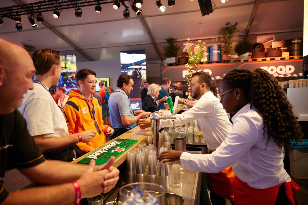 La zona del bar del Race Home durante el GP de Holanda