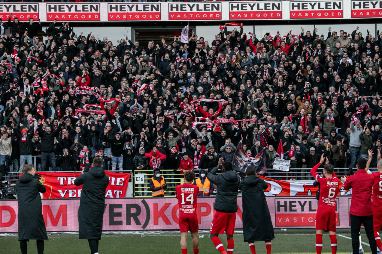 Royal Antwerp fans