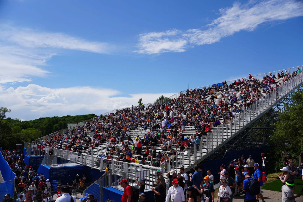 Tribune 15 au GP du Canada