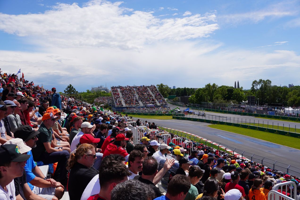 Les fans sur la tribune 24 du circuit Gilles Villeneuve