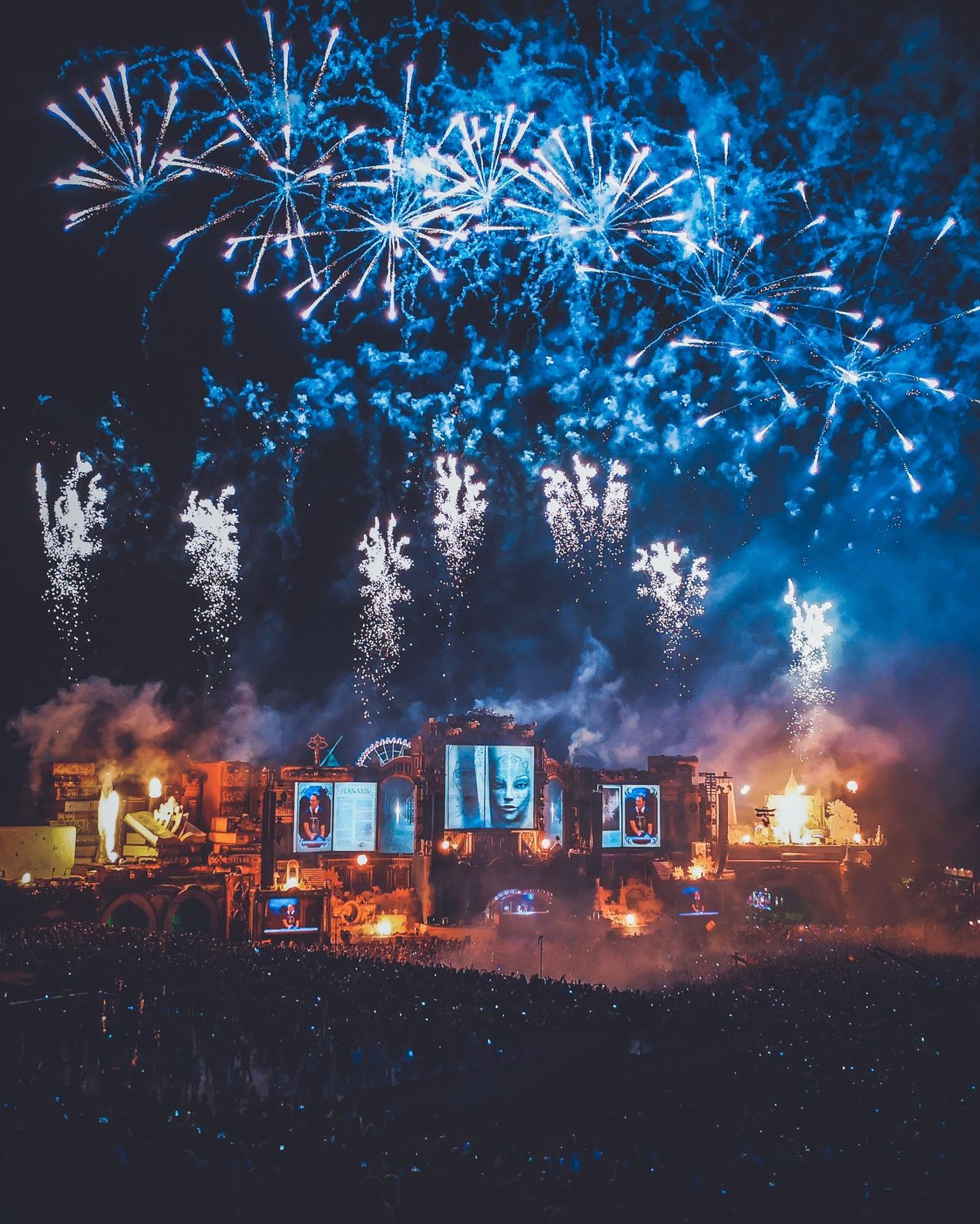 firework tomorrowland