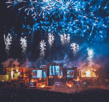 firework tomorrowland