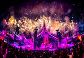 tomorrowland party