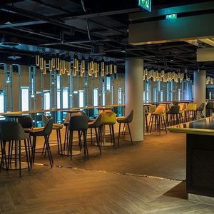 Wembley lounge